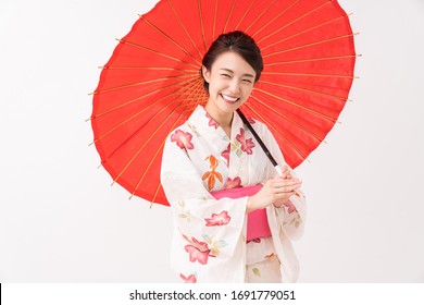 浴衣 女性 の写真素材 画像 写真 Shutterstock