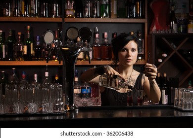 Do bartenders need to be attractive?