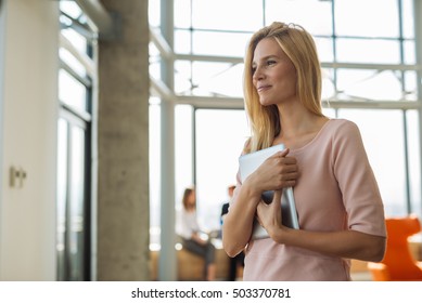 Attractive Bussines Woman Talking On The Phone.