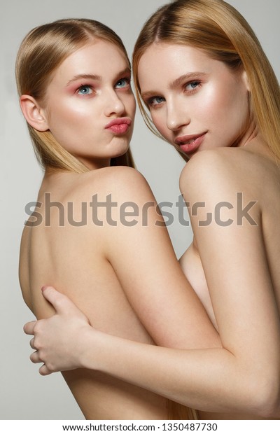 Pretty Girls Naked