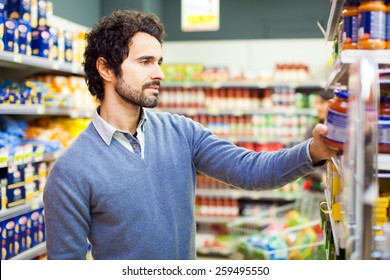 202,210 People grocery shopping Images, Stock Photos & Vectors ...