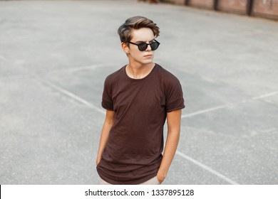 brown t shirt mens outfit