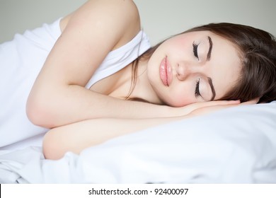 Stunning Webcam Teen Lying In Bed Porn Pics