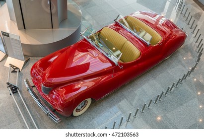 AUBURN HILLS, MI/USA - AUGUST 19, 2016: A 1941 Chrysler Newport Car At The Walter P. Chrysler Museum.