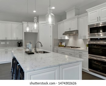 Imagenes Fotos De Stock Y Vectores Sobre Kitchen Cabinet Counter