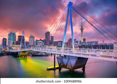 Auckland. Stadtbild von Auckland Skyline, Neuseeland bei Sonnenaufgang.