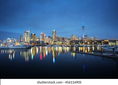 Auckland cityscape at night, long exposure and selective focus at building