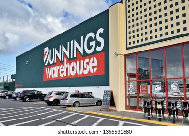 Auckland / New Zealand - April 2 2019: Cars Parked In Front Of Bunnings Warehouse East Tamaki Mega Store