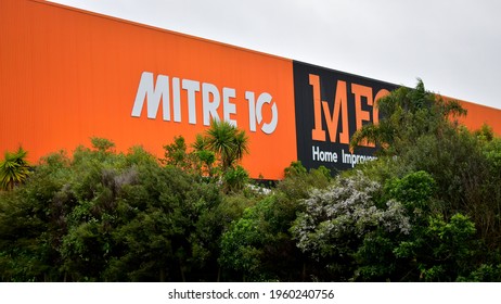 AUCKLAND, NEW ZEALAND - Nov 05, 2020: View Of Mitre 10 Mhardware Store In Botany