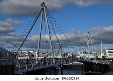 Auckland, New Zealand - September 16, 2019: The Wynyard Crossing Bridge, Which Connects The Wynyard Quarter With Viaduct Harbour.