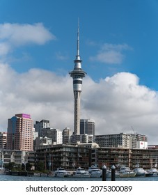 Auckland, New Zealand-11.24.2020: Landcape Of The Building In Auckland City At Dawn, New Zealand