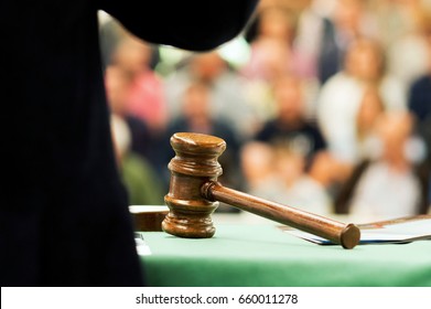   Auction  Bid Sale Judgment Mallet With Public