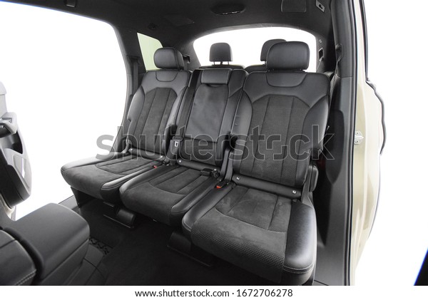 Audi Q7 cockpit\
interior cabin inside seat  Quattro 2016 speedometer dash board\
instrument steering wheel 