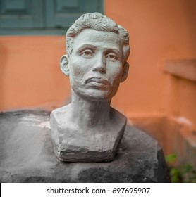 August 14,2017, Bolpur , West Bengal, India. Sculpture of a  man's face  with selective focus at Shantiniketan Kala vawan.