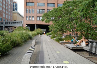 August 15, 2020 The High Lines Park Is Opened During The 2nd Week Of July 2020 After The Lockdown, New Yorker Enjoying The Park With Mask, New York City, USA.