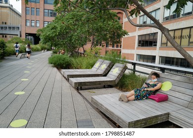 August 15, 2020 The High Lines Park Is Opened During The 2nd Week Of July 2020 After The Lockdown, New Yorker Enjoying The Park With Mask, New York City, USA.