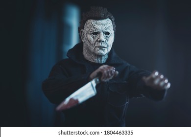 AUGUST 23 2020: Halloween Slasher Michael Myers Stalking With A Butcher Knife - Neca Halloween 2018 Action Figure