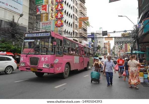 August 25 ,2019\
-Chinatown Bangkok in Thailand : Chinatown market, Bangkok, there\
are many people traveling to trade and buy many products. Both Thai\
and foreign tourists
