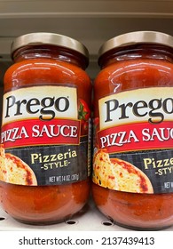 Augusta, Ga USA - 03 10 22: Pizza Sauce Kits On A Retail Store Shelf Prego In A Jar