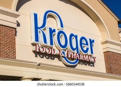 Augusta, Ga / USA - 11 20 20: Kroger Grocery Store Supermarket Building Sign