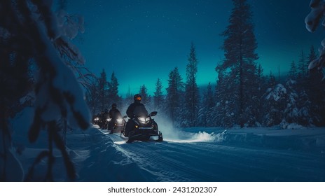 Aurora Borealis Snowmobile Aventura Noche Bajo las auroras boreales