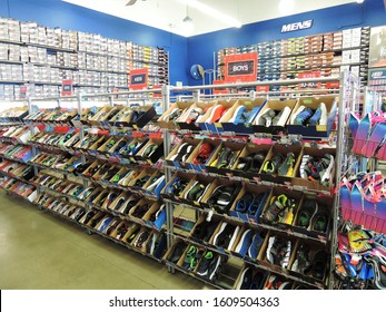 stores that sell sketcher shoes