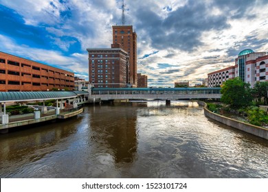 Aurora Town Riverside View In Aurora Town Of Illinois
