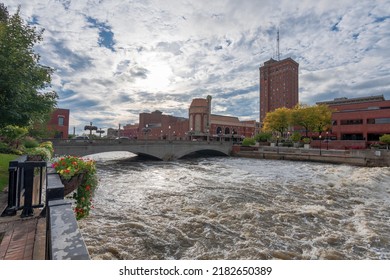 Aurora Town Riverside View In Aurora Town Of Illinois