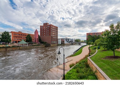 Aurora Town Riverside View In Aurora Town Of Illinois