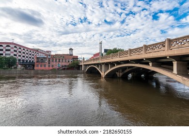 Aurora, USA - September 03, 2019 : Aurora Town Riverside View In Aurora Town Of Illinois