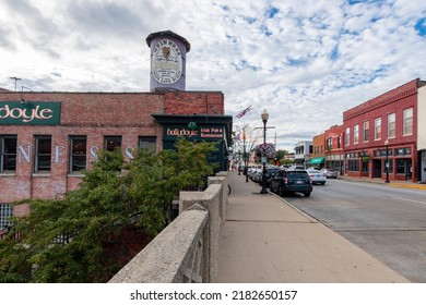 Aurora, USA - September 03, 2019 : Aurora Town Riverside View In Aurora Town Of Illinois