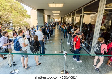 AUSTIN - CIRCA MARCH 2016: Students And Austinites Wait In Long Lines To Vote In The 2016 Primary Election At A Polling Station In Central Austin, Texas.