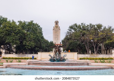 Austin, NOV 26, 2021, Overcast View Of The UT Tower Of University Of Texas At Austin