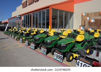 152 Tractor Supply Company Images, Stock Photos & Vectors | Shutterstock