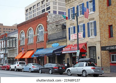 AUSTIN, TEXAS - FEBRUARY 3 2014: Bars, Restaurants And Other Businesses In The Sixth Street Historic District, A Major Tourist Destination That Is Listed In The National Register Of Historic Places.