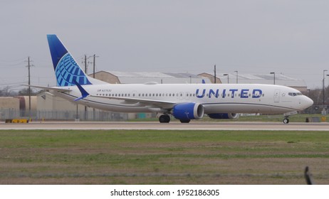 J178LAJF11X14 United Airlines Boeing 737 11x14 Photograph