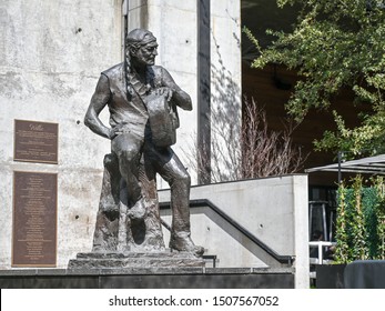 AUSTIN, TEXAS, USA - March 17, 2019: Sculpture Of Willie Nelson In Austin Texas.  He Is A Country Music Legend Born I Abbot, Tx.