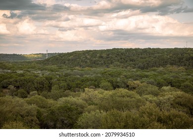 Austin, TX, USA 11-11-2021 Barton Creek Greenbelt