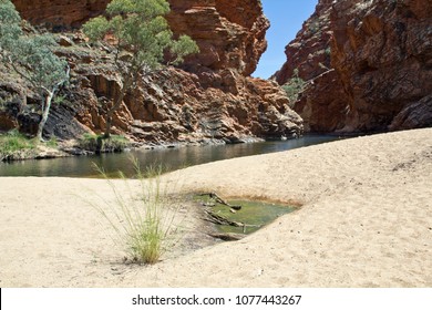 Australia, Ellery Creek Big Hole, West Mac Donnell National Park