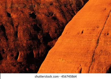 Australia Landscape : Red Rock Of Alice Spring, Yulara, Mutitjulu