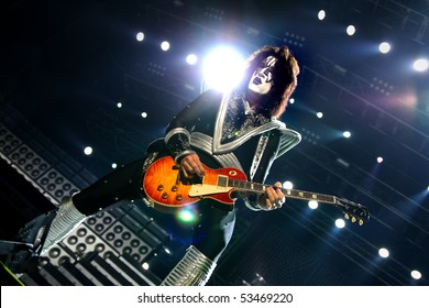 AUSTRALIA - MARCH 20: Tommy Thayer Of KISS Performs On The Australia Leg Of Their Alive 35 Tour On March 20, 2008  Sydney Australia