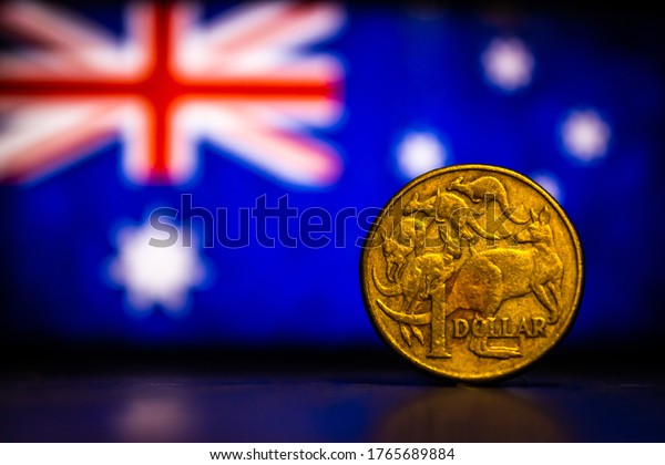 Australian Dollar Coin Isolated Australia Stock-foto (rediger nu) 1765689884