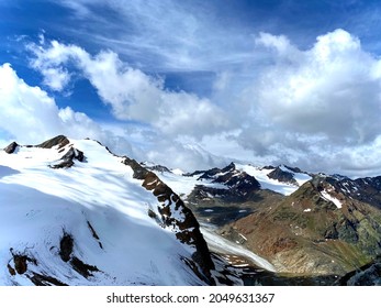 Sölden, Austria, 05.08.2021, Ötztaler Gletscherstraße, Rettenbach Glacier In Ötztal Alps