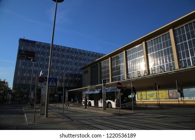 öffnungszeit action westbahnhof