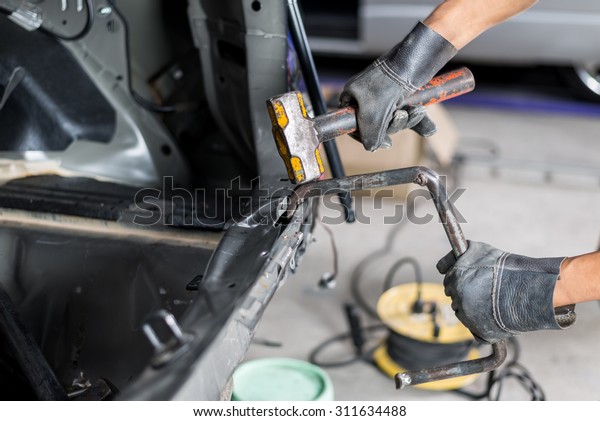 Auto body repair\
series : Fixing car body