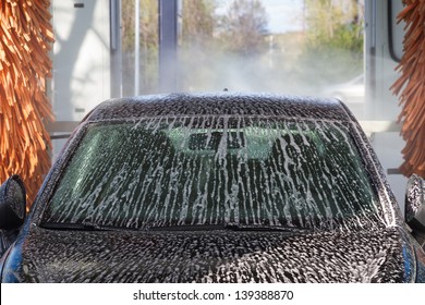 Auto Car Wash Tunnel Under Soaping And Rinsing