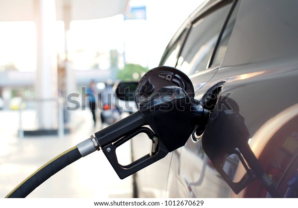 Auto Fuel Refill, Fuel\
Injector