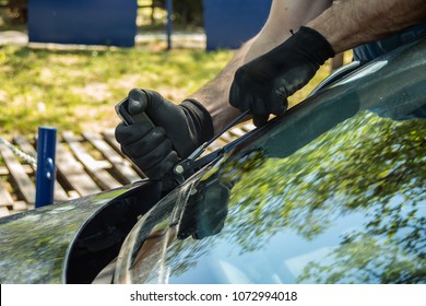 Auto Glass Repair And Windshield Replacement