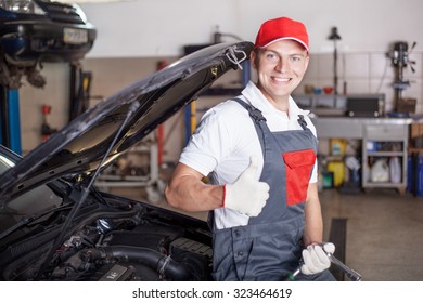 5,337 Mechanic thumbs up Images, Stock Photos & Vectors | Shutterstock