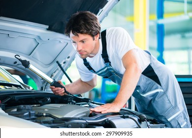 Auto Mechanic Working Car Service Workshop Stock Photo 297909935 ...